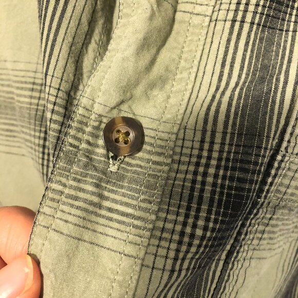 Carhartt  men green black plaid motive short sleeve shirt, XL - Picture 6 of 8